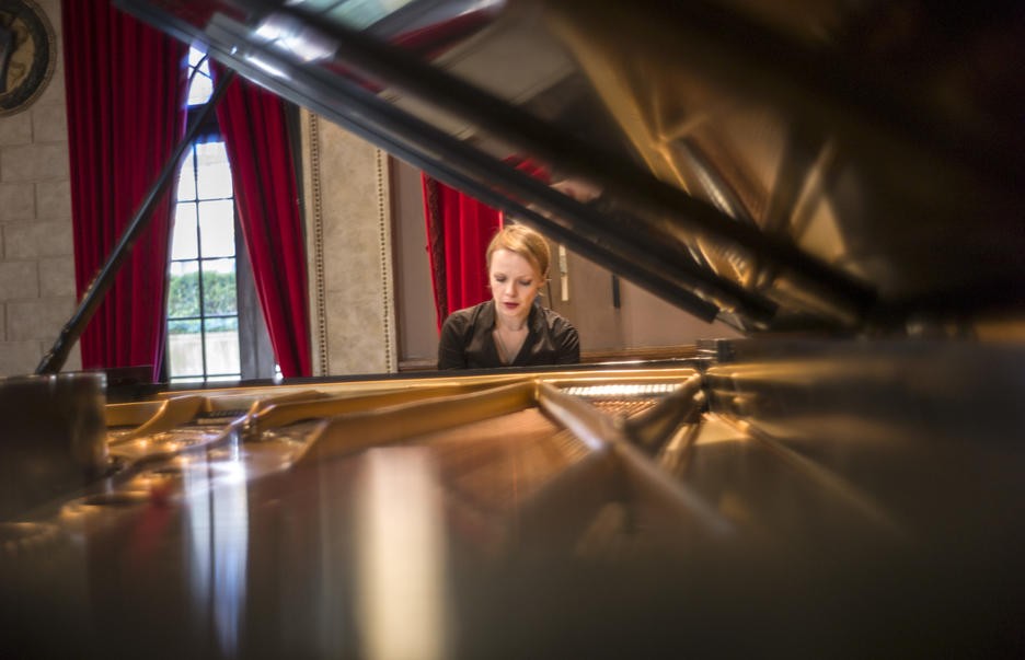 magdalena baczewska at the piano