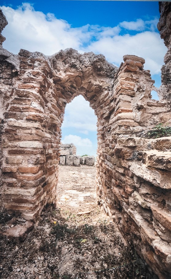 Tharros arch