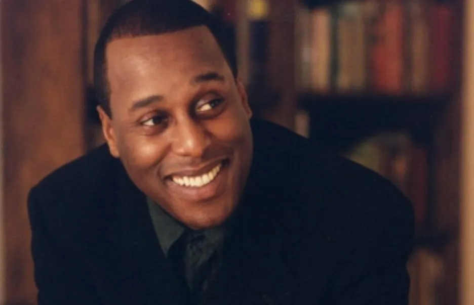 Portrait of Derek Lee Ragin